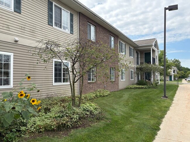 Hawk's Ridge Senior/Family Apartments