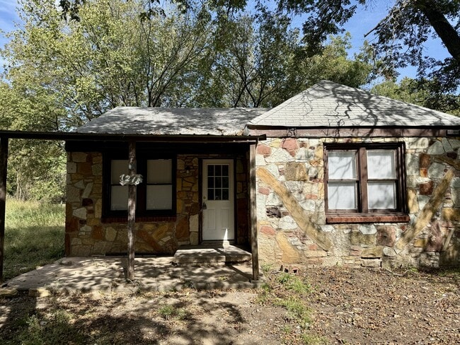 Photo - 1218 W Durant Ave