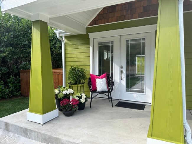 Building Photo - 4501 15th Ave SE