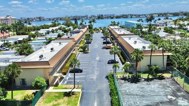 Building Photo - 720 N Dixie Hwy Rental