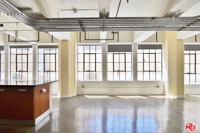 Building Photo - 746 S Los Angeles St Unit 306 Rental