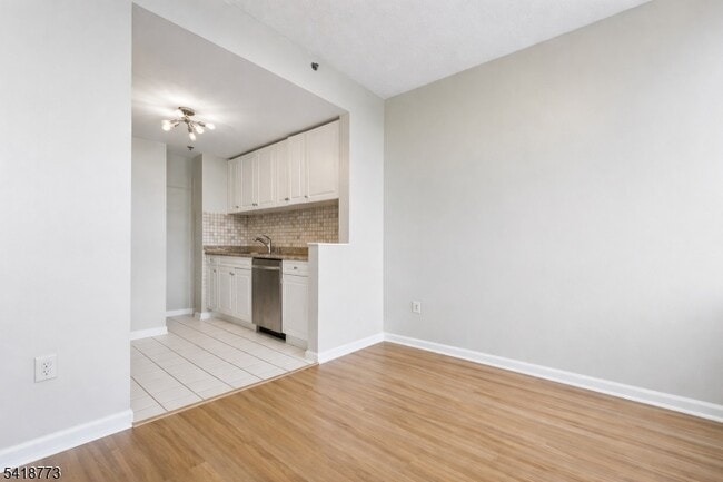 Photo - 100 Old Palisade Rd Unit 1410