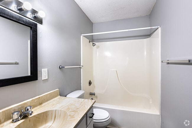 2BR, 1BA - 855SF Bathroom