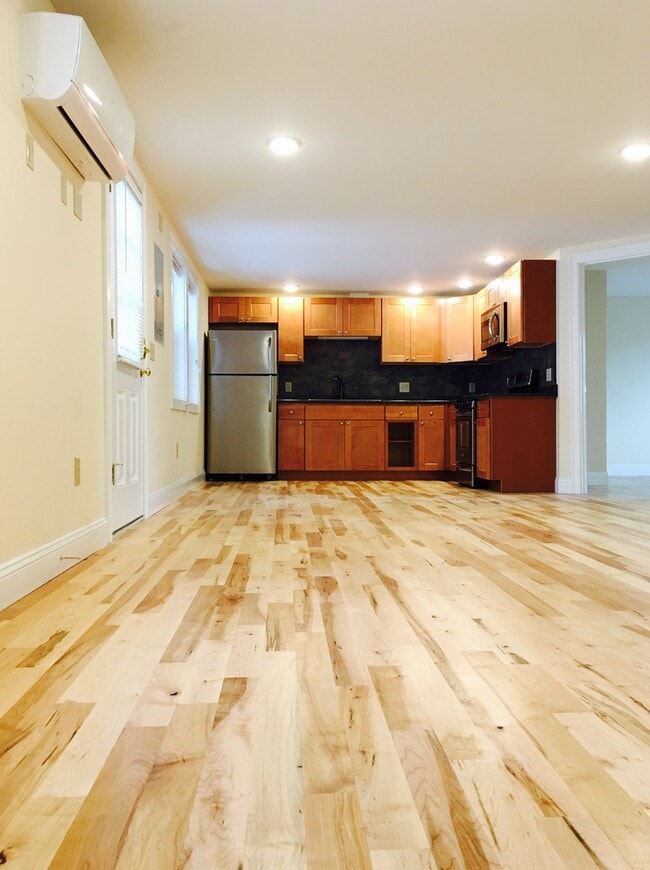 Photo - 158 North St Unit APT B