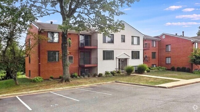 Building Photo - 125A Clubhouse Dr SW Unit #04