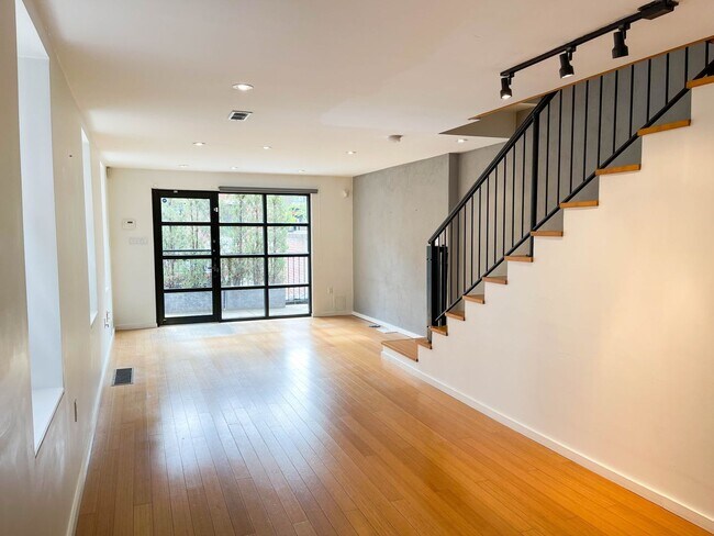 Photo - Beautiful 2-Bedroom Apartment in Rittenhou... Unidad 1R