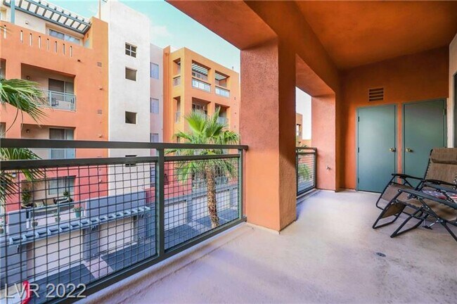 Photo - 2-Bedroom Corner Condo with Balcony & Amenities