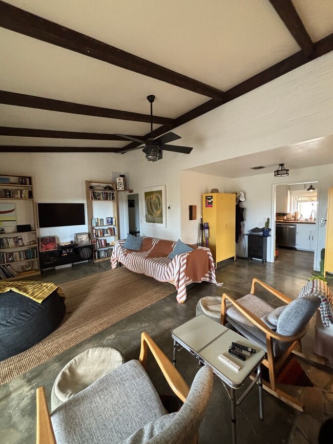 Photo - Charming Desert Retreat