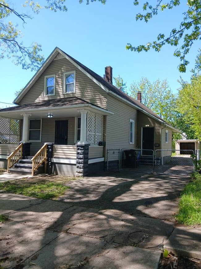 Photo - 6015 Hosmer Ave Unit 2