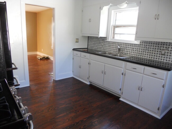 Photo - 441 Spring Ave NE