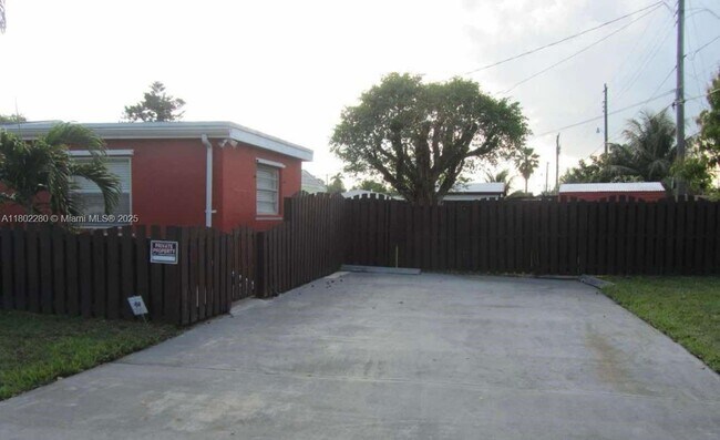 Photo - 3101 Johnson St Unidad 1