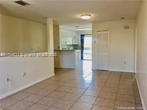 Photo - 5675 NW 109th Ave Unidad # 40 Rental