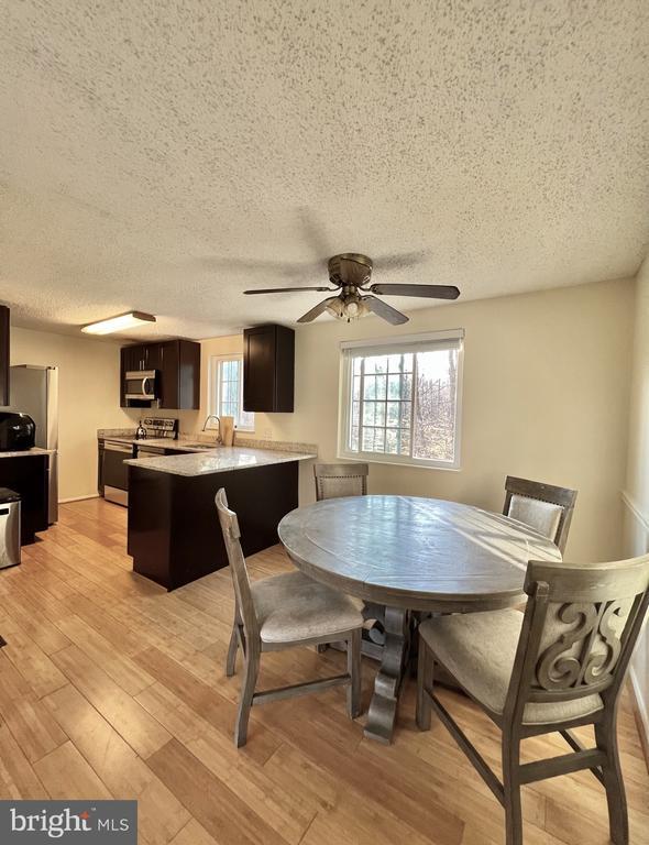 Building Photo - 8679 Hickory Ridge Ct