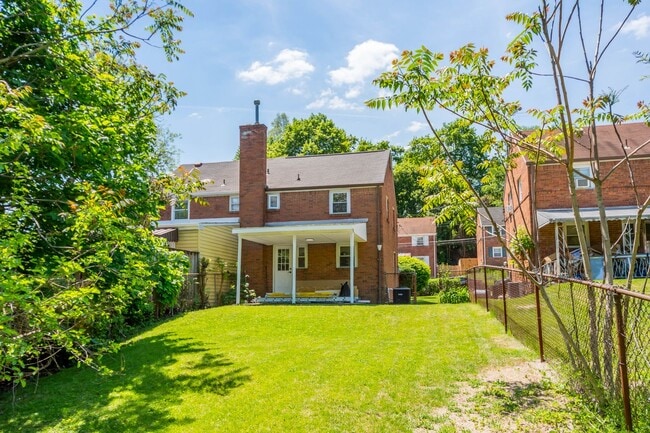Photo - AVAILABLE NOW! RENOVATED 2-BEDROOM IN BEEC...