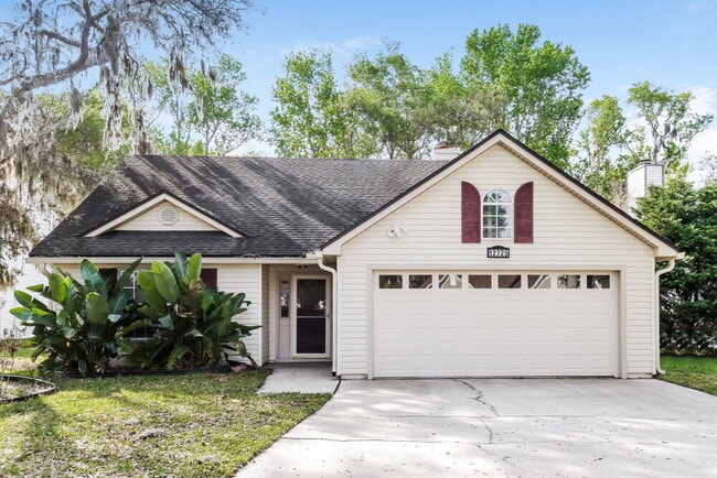 Building Photo - 12725 Serenade Cir N