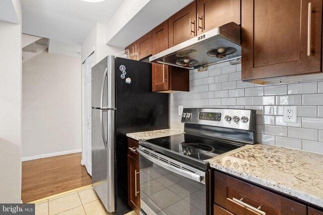 Photo - 319 Park Pl Dr