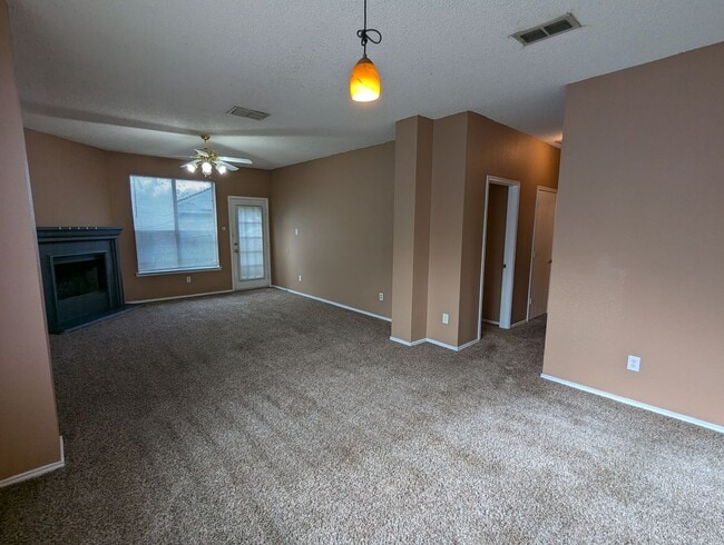 Photo - 3 Bedroom Home in West Fort Worth