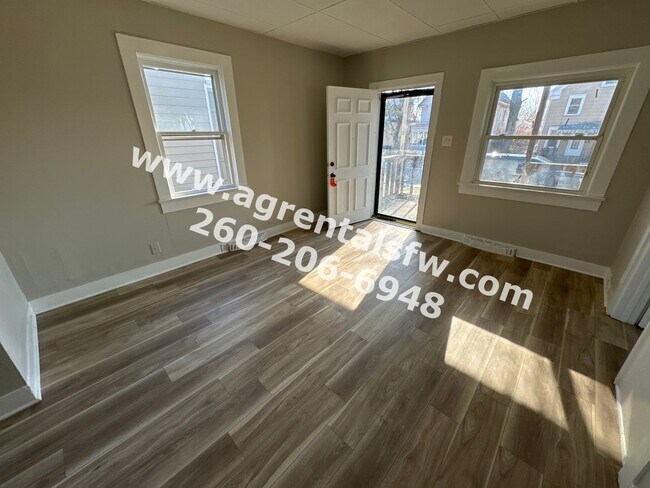 Photo - 4 Bedroom House - Section 8 OK!