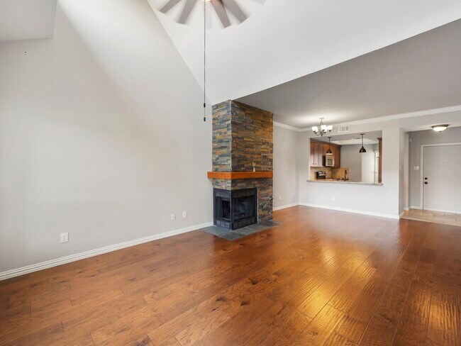 Photo - 4144 Greystone Way Unit 603