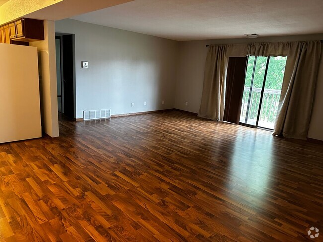 Building Photo - West Des Moines Condo for Rent