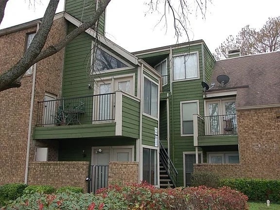 Building Photo - 9815 Walnut St Unit H102