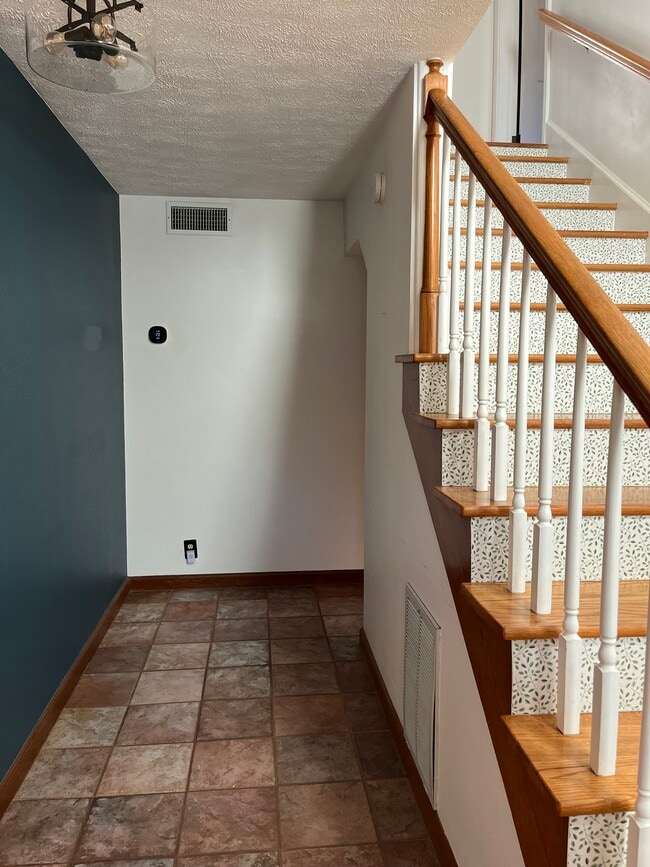 Photo - 510 Maple Dr