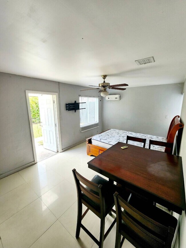 Photo - 350 SW 15th Ave