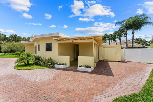 Photo - 7531 Edgewater Cir