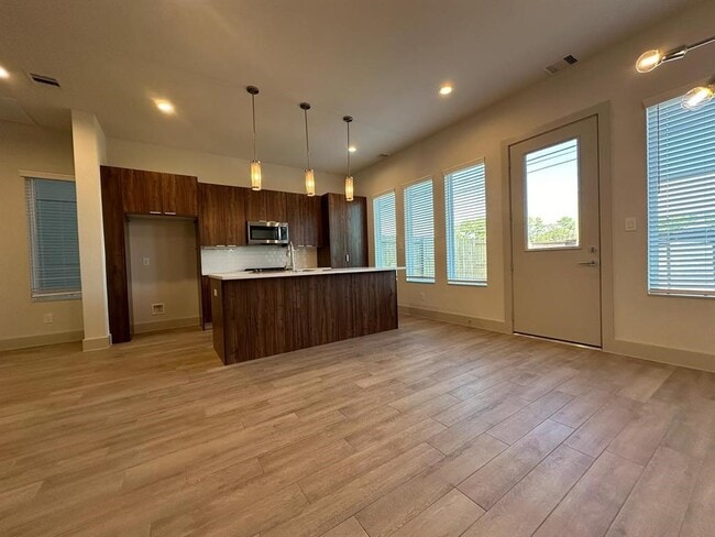 Photo - 6804 Troya Ln