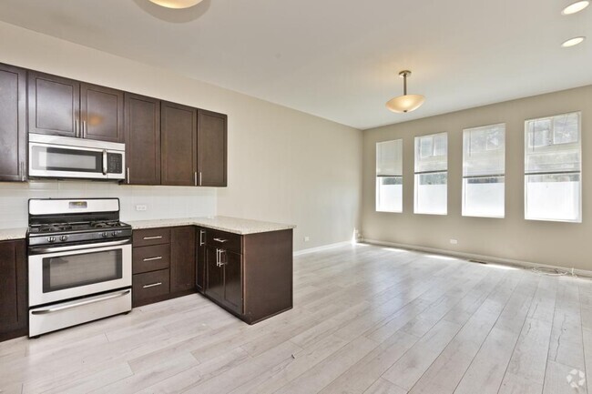 Building Photo - 4 bedroom in Chicago IL 60647 Unit 1F Rental