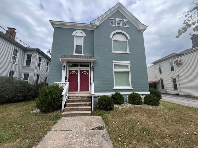 Building Photo - 607 Henry St Unit A