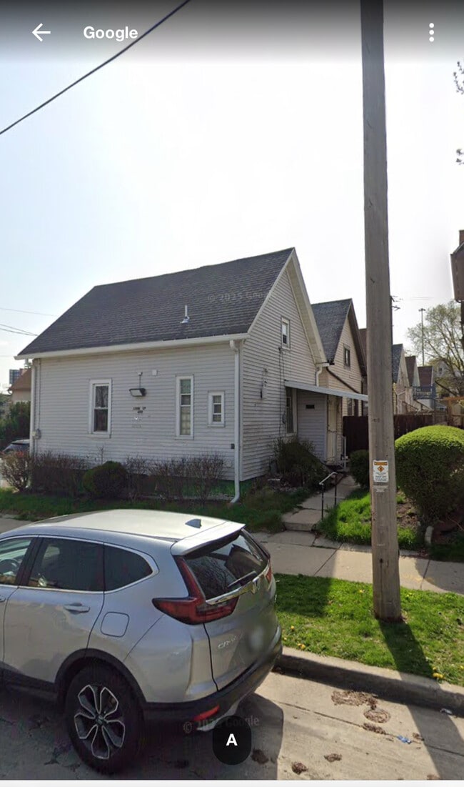 Photo - 300 W Burnham St