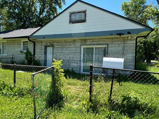 Photo - 1739 Kildare Ave