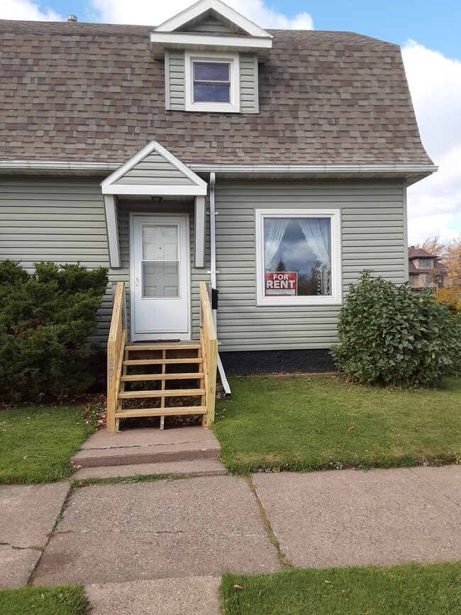 Building Photo - 1801 Cumming Ave Unit 1801