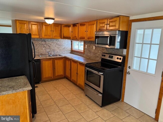 Photo - 408 Williamson Rd