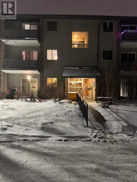 Photo - 675 Wonderland Rd S Unité 8