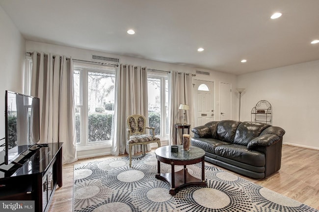 Photo - 4700 Parkman Ct