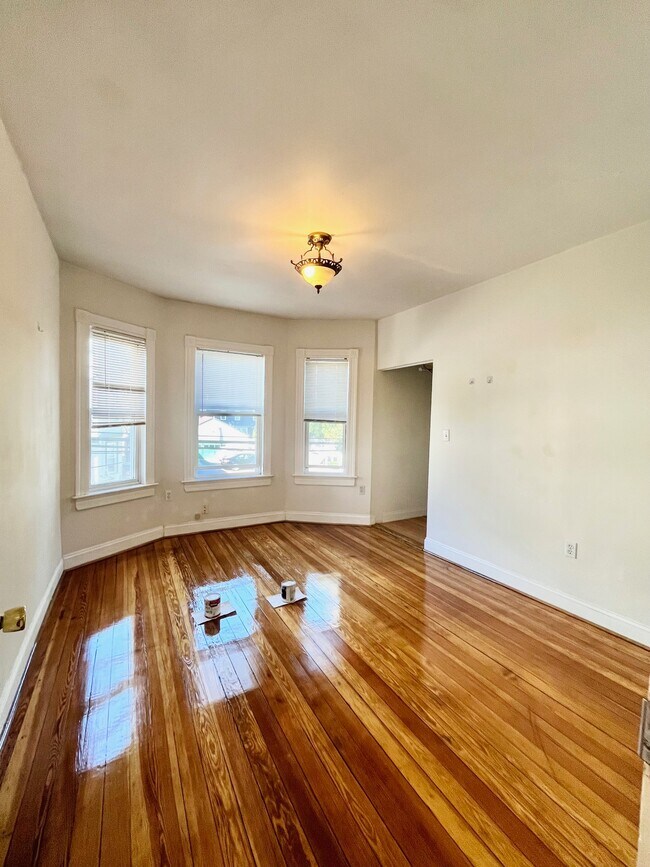 Building Photo - 35 Adamson St Unit 2 Rental