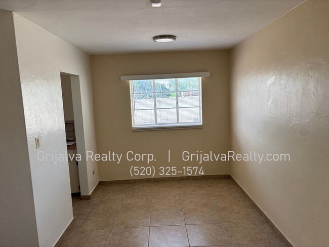 Photo - 4641 E 18th St Unidad 4643