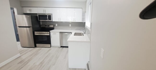 Building Photo - 9938-88 88 Ave NW Unit 2