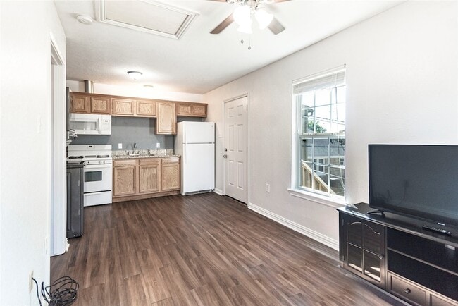 Photo - 3008 Wichita St