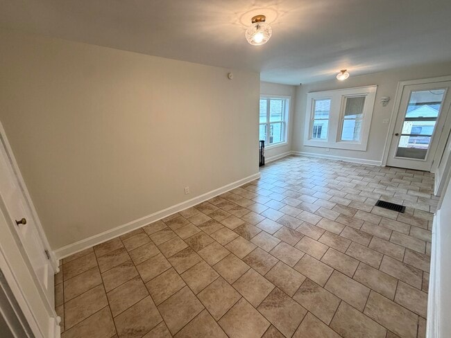 Photo - 114 Beck St