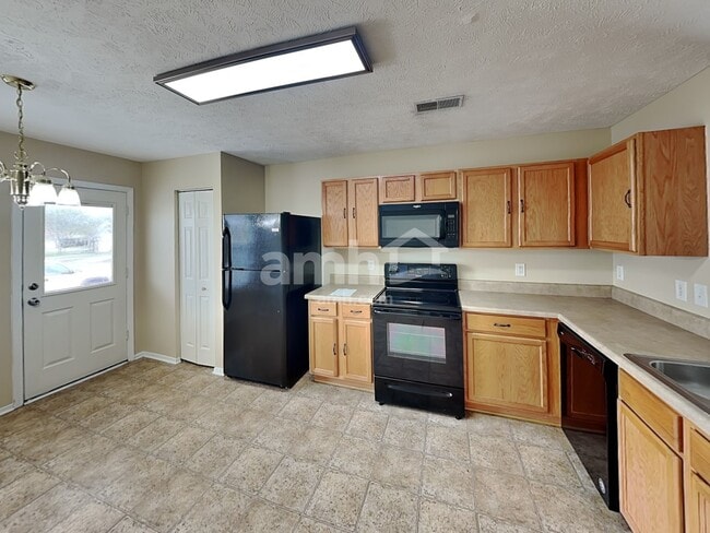 Photo - 5000 Hancock Cir