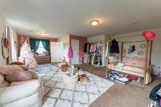 Photo - 2010 Caplin St