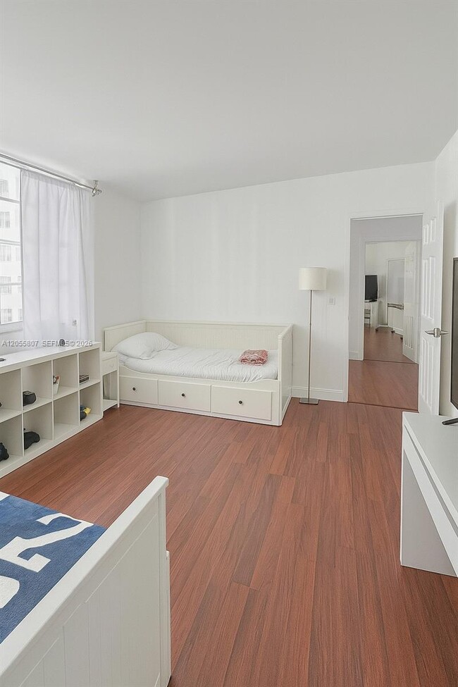 Photo - 905 Brickell Bay Dr Unit 1022