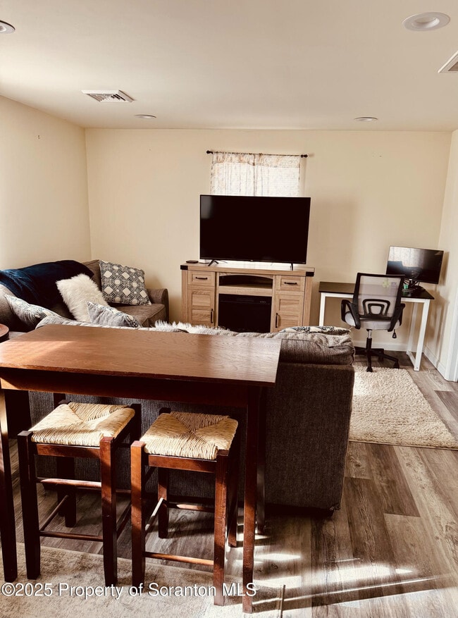 Photo - 200 Dunmore St