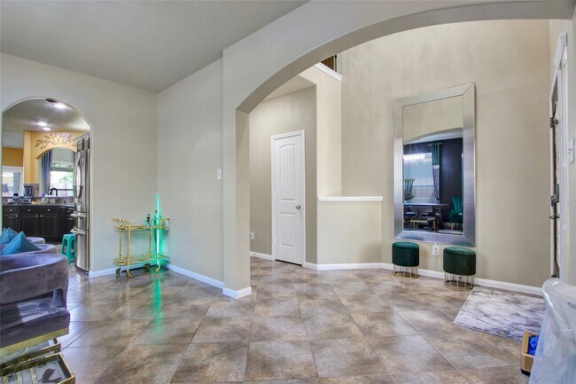 Photo - 1242 S Maple Dr