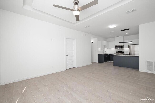 901 E Yuma Ave Unit 101