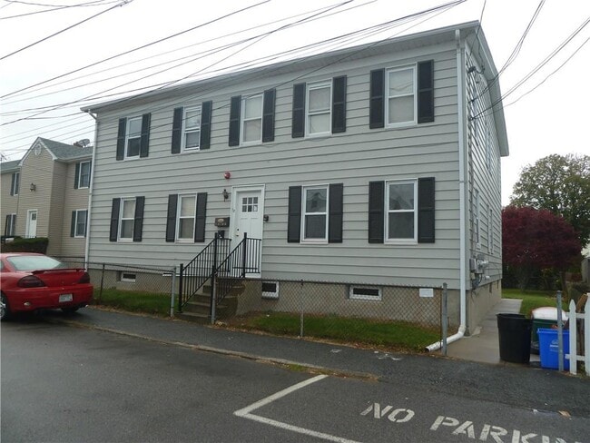 Building Photo - 18 Ryan Ave Unit 2N Rental