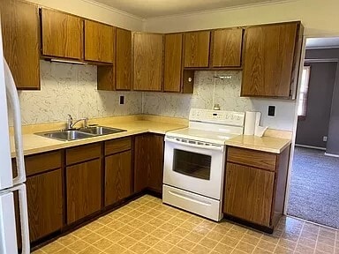 Photo - 128 N Beech St